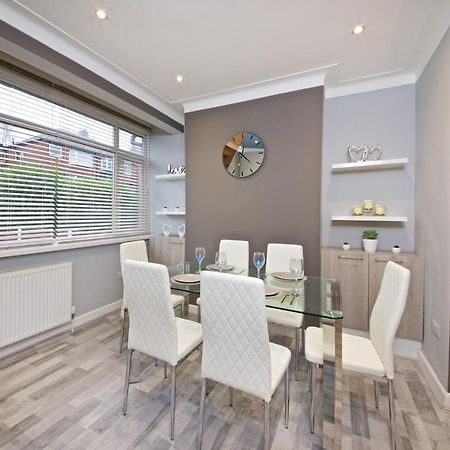 Beautiful Cozy Home With Free Parking Manchester Exteriör bild