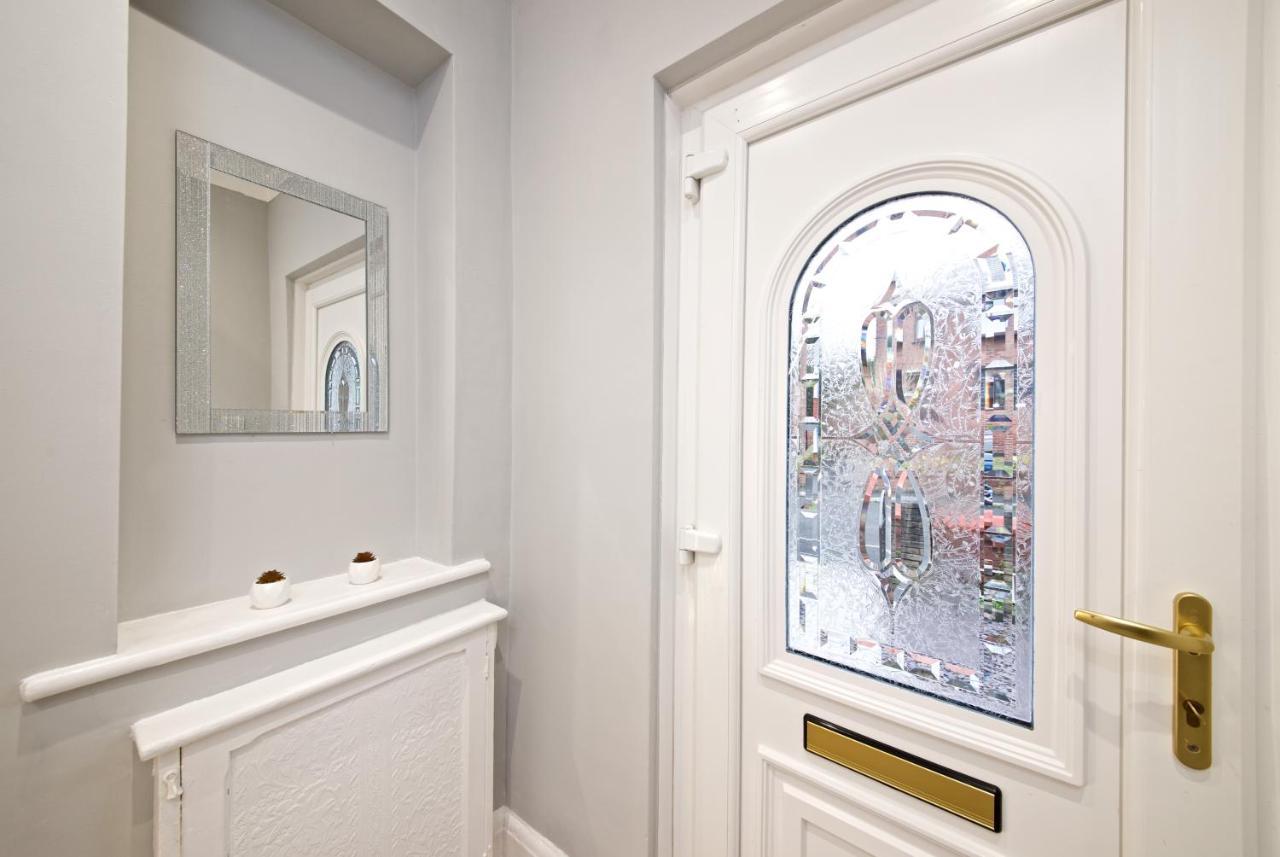 Beautiful Cozy Home With Free Parking Manchester Exteriör bild