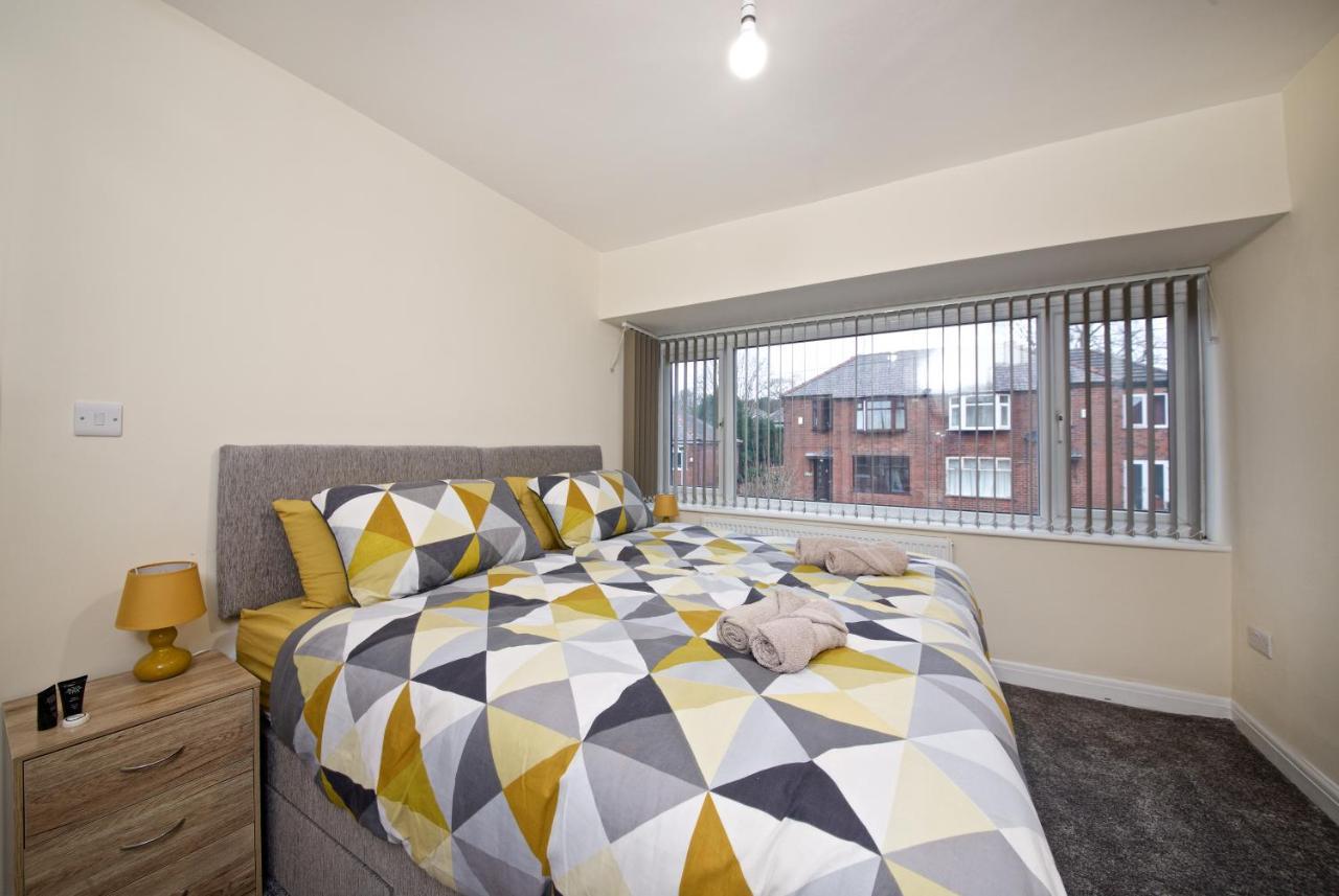 Beautiful Cozy Home With Free Parking Manchester Exteriör bild