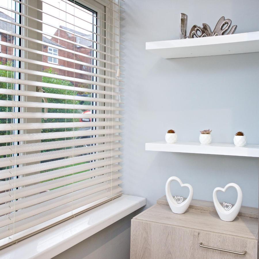Beautiful Cozy Home With Free Parking Manchester Exteriör bild