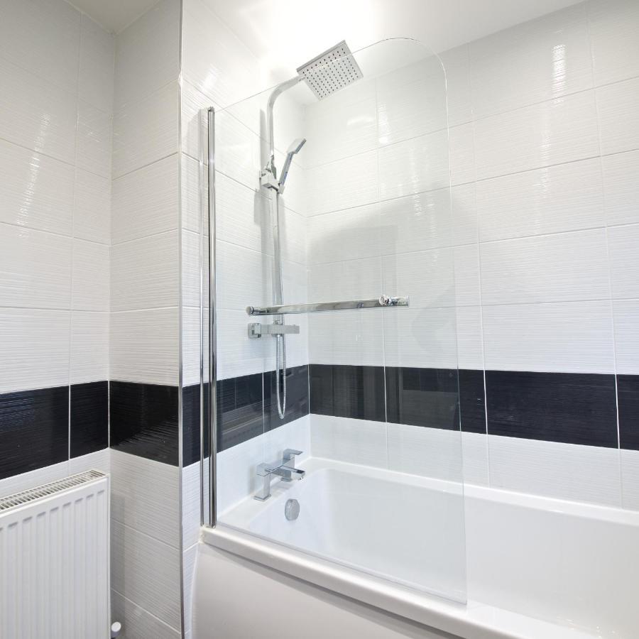 Beautiful Cozy Home With Free Parking Manchester Exteriör bild